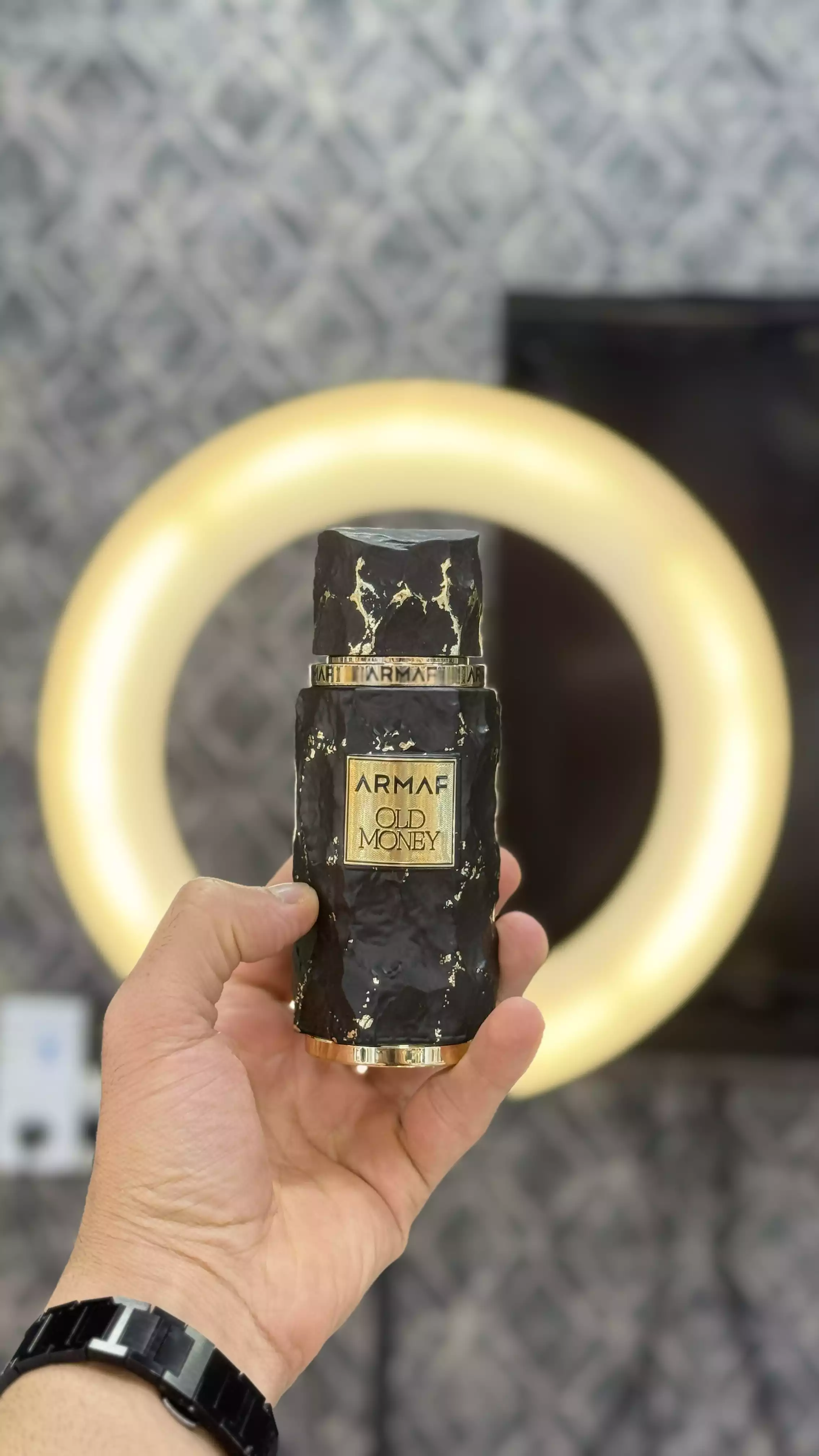 عطر اولد مانی